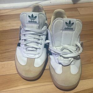 Adidas Men's White and Tan Sneakers With Green Stripes